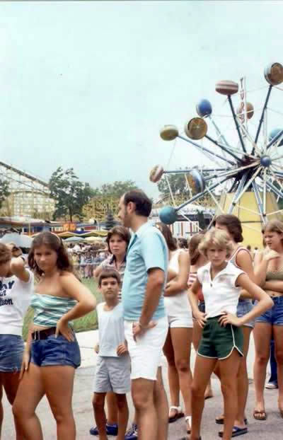 Edgewater Park - Old Family Pics (newer photo)
